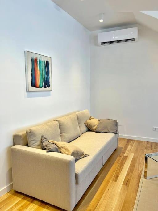 White 1 Bd Old Town Apartment By Hostlovers Kaunas Buitenkant foto