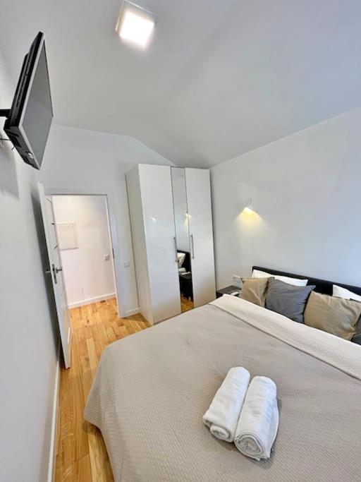 White 1 Bd Old Town Apartment By Hostlovers Kaunas Buitenkant foto