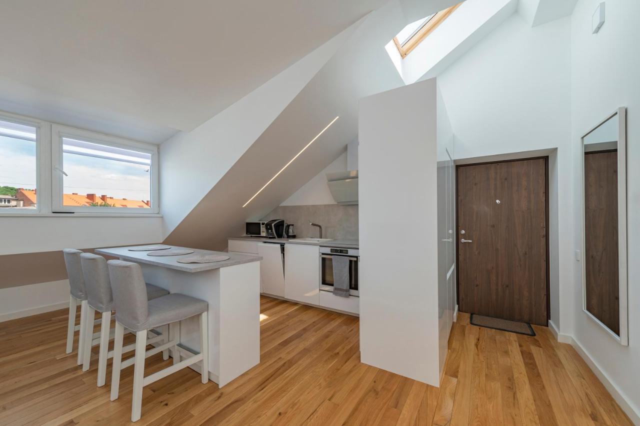 White 1 Bd Old Town Apartment By Hostlovers Kaunas Buitenkant foto