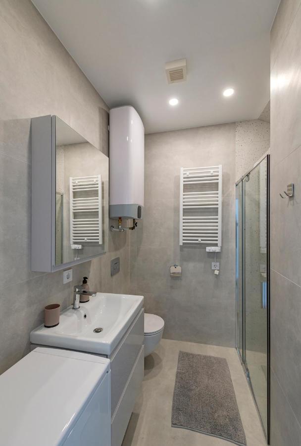 White 1 Bd Old Town Apartment By Hostlovers Kaunas Buitenkant foto